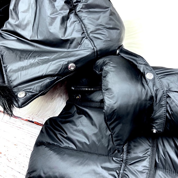 *|•ABERCROMBIE & FITCH•| Puffer Vest Water/Wind Resistant Faux Fur Trimmed Hood* - Picture 6 of 15